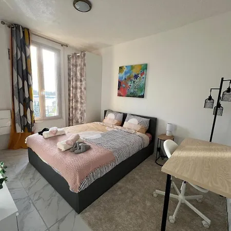 Apartment Grand T1 Confortable - Calme Et Proche De Paris